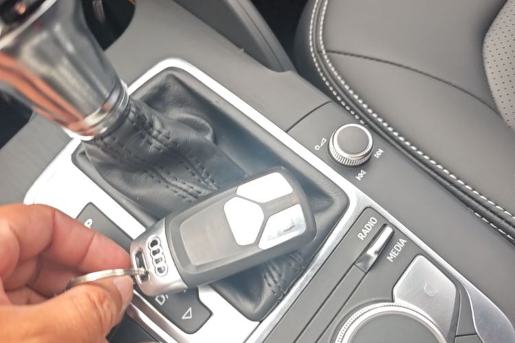 Audi A3 2019 car image #9