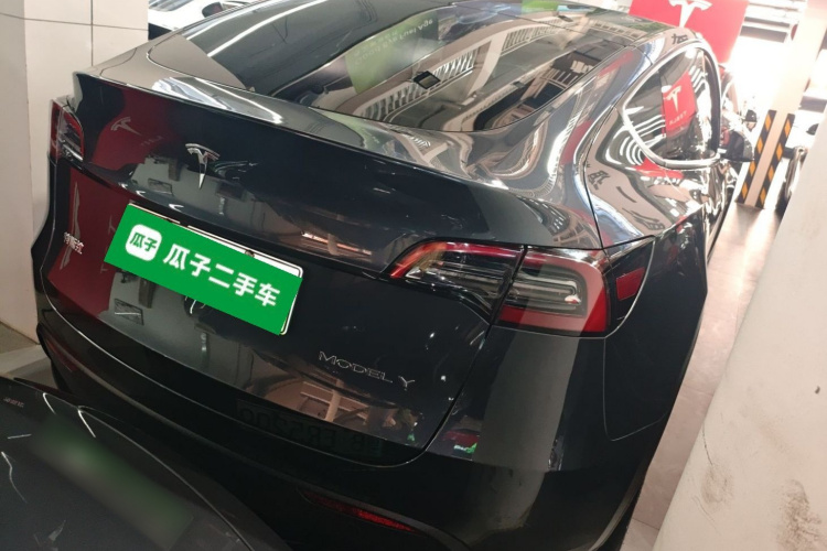 Tesla Model Y 2024 car image #7