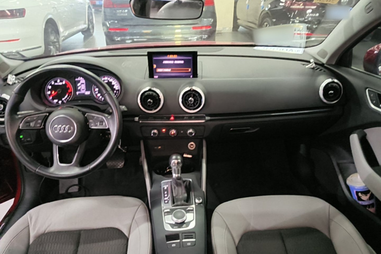 Audi A3 2018 car image #11