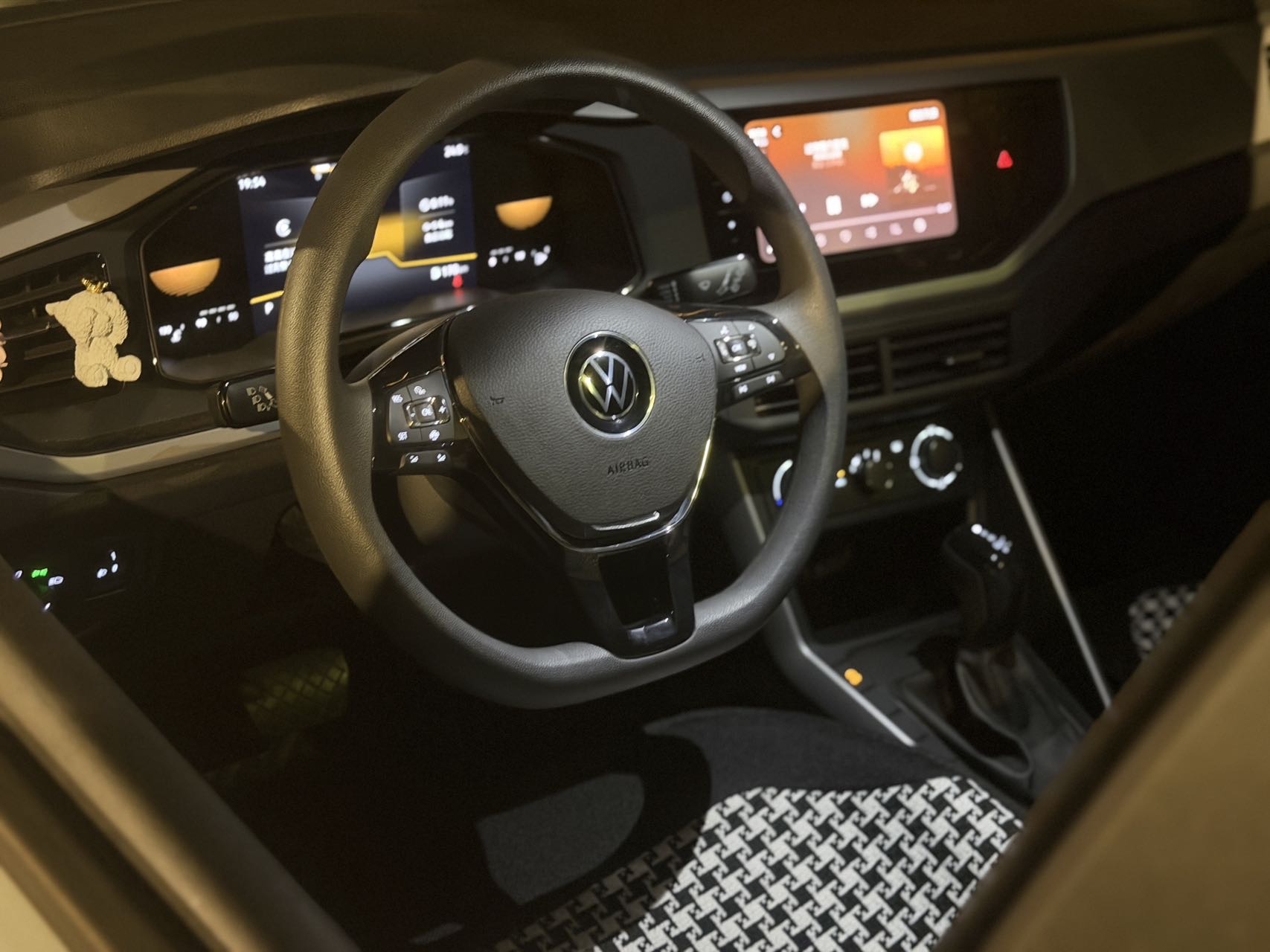 Volkswagen Polo 2023 #4 Volkswagen Polo 2023 car image #4