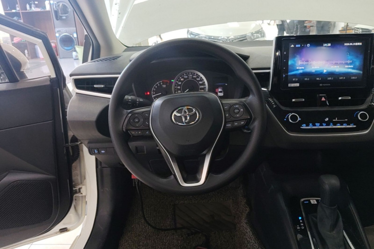 Toyota Corolla 2020 car image #11