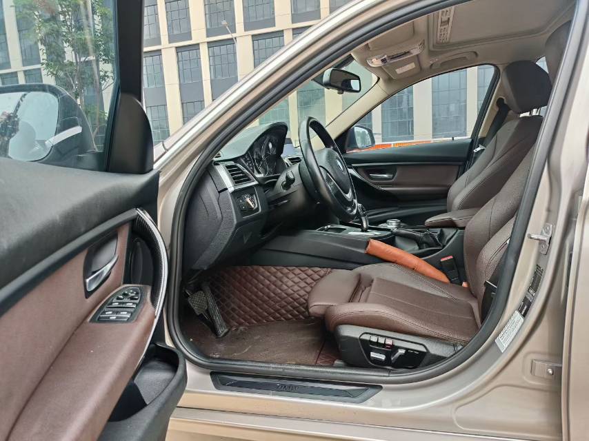 BMW 3 Series 2019 car image #5