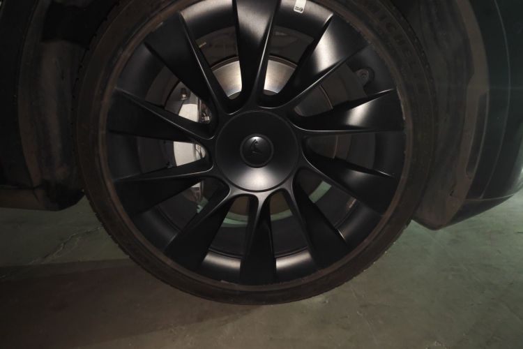 Tesla Model Y 2023 #6 Tesla Model Y 2023 car image #6