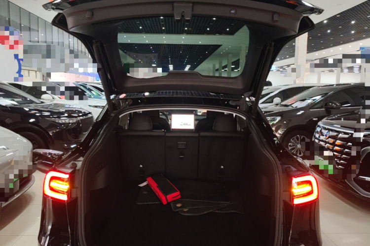Tesla Model Y 2023 #19 Tesla Model Y 2023 car image #19