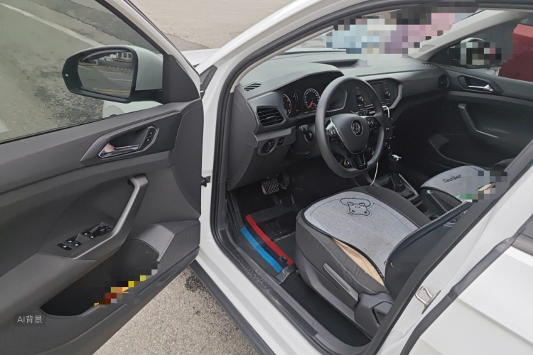 Volkswagen T-Cross 2020 #18 Volkswagen T-Cross 2020 car image #18