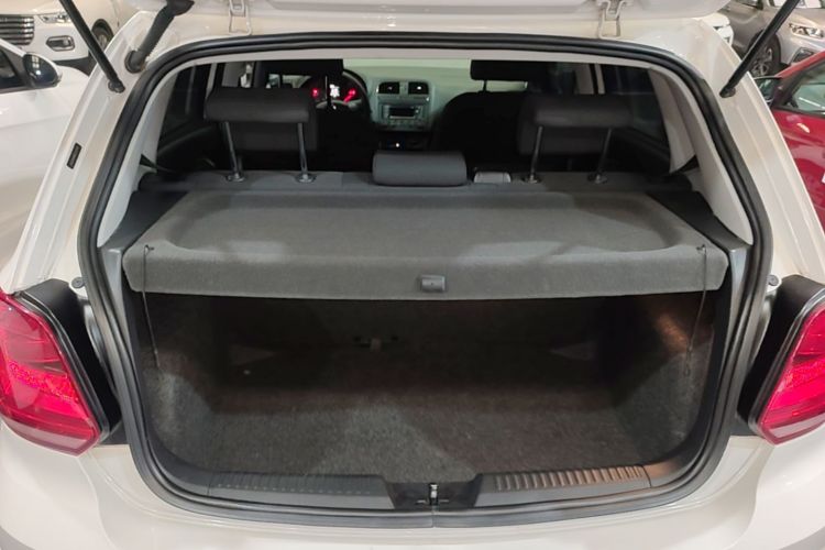Volkswagen Polo 2016 #19 Volkswagen Polo 2016 car image #19
