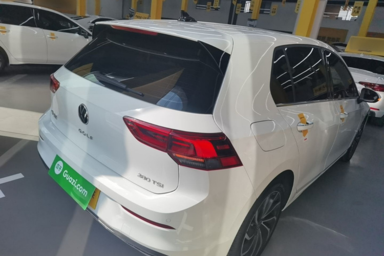 Volkswagen Golf 2023 car image #6