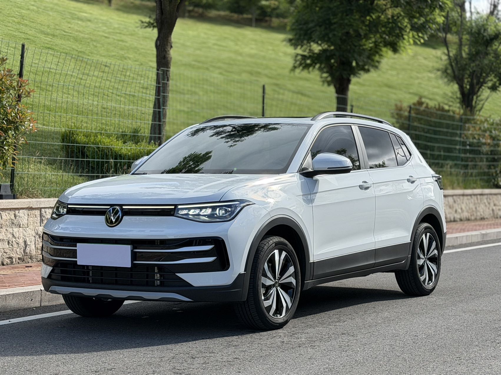Volkswagen Tharu 2025 car image 