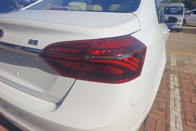 GEELY Emgrand 2018 car image #8