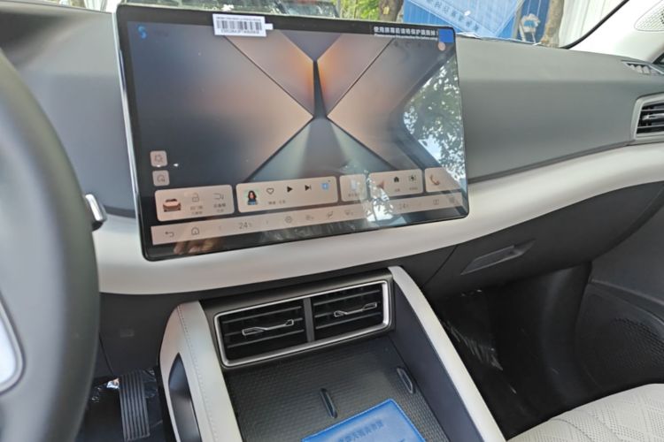 BYD YuanUP 2026 car image #13