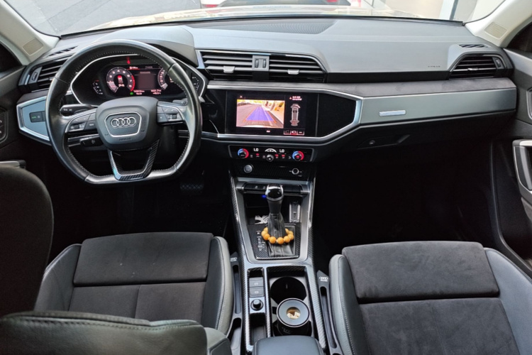Audi Q3 2019 #10 Audi Q3 2019 car image #10