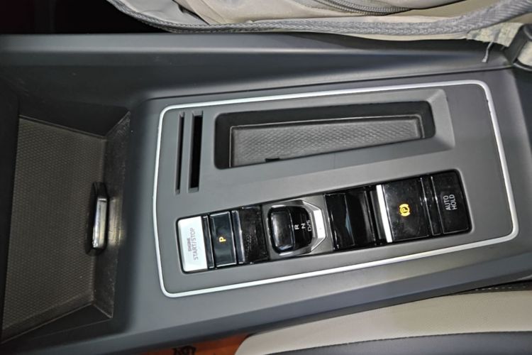 Volkswagen Golf 2021 car image #14