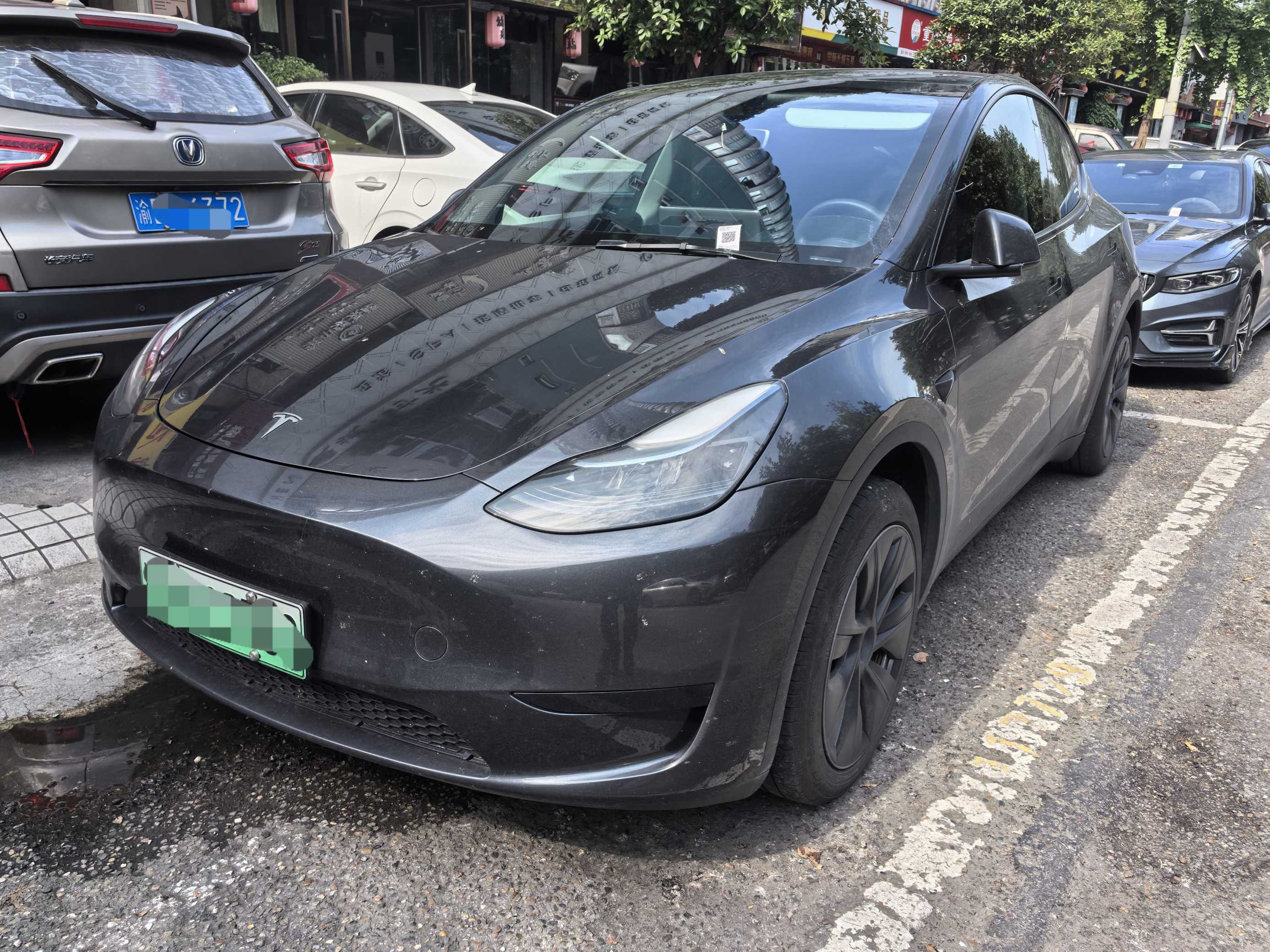 Tesla Model Y 2025 car image 