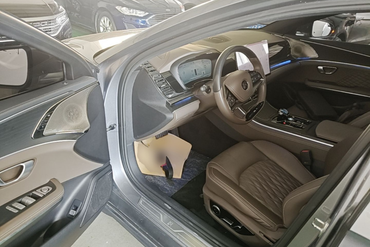 BYD Han 2023 car image #16