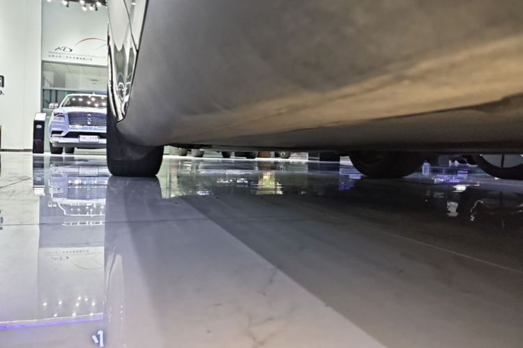 Tesla Model Y 2023 immagine di auto #27