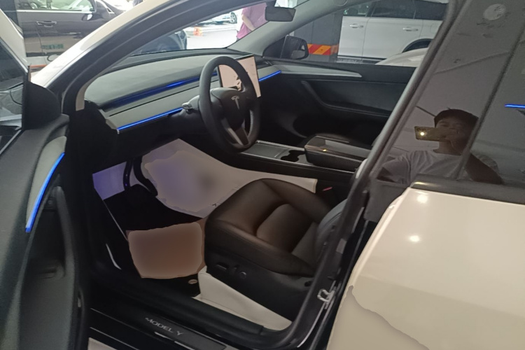 Tesla Model Y 2023 #16 Tesla Model Y 2023 car image #16