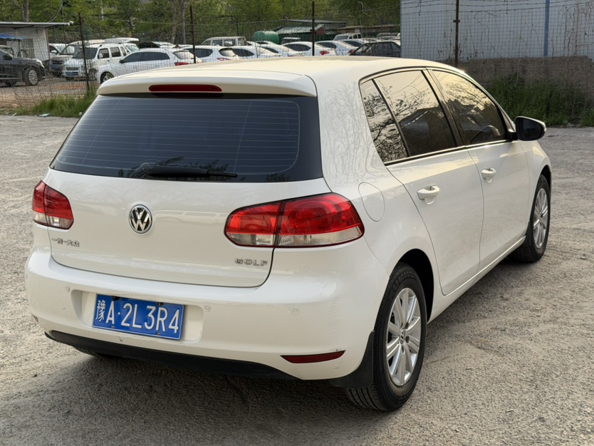 Volkswagen Golf 2013 car image #9