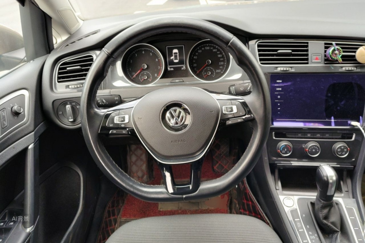 Volkswagen Golf 2020 car image #12