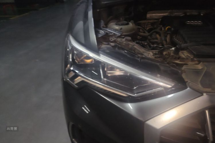 Audi Q3 2020 car image #8