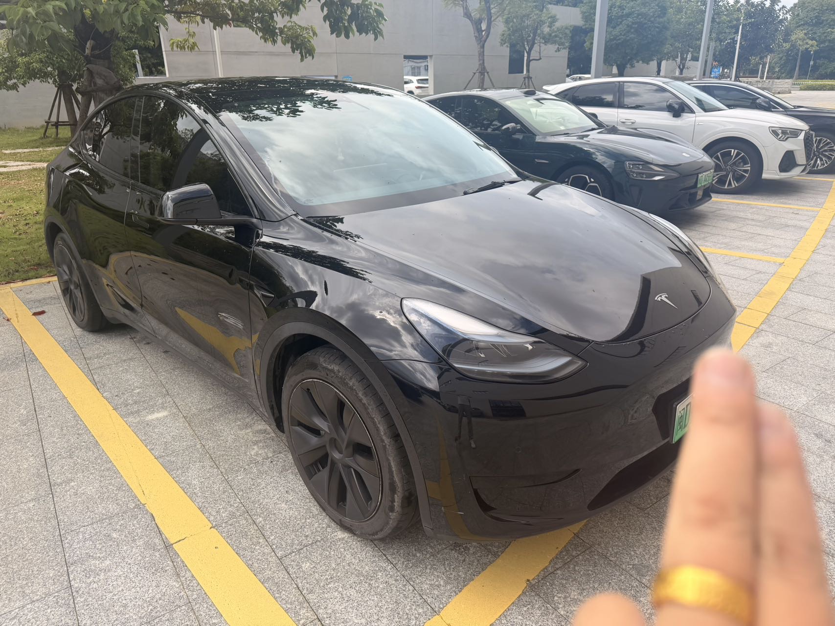 Tesla Model Y 2024 car image #3