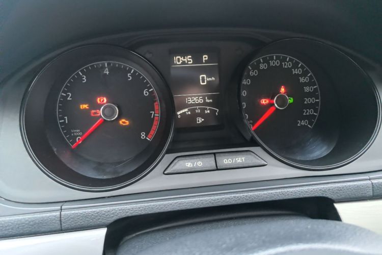 Volkswagen Lavida 2017 car image #12