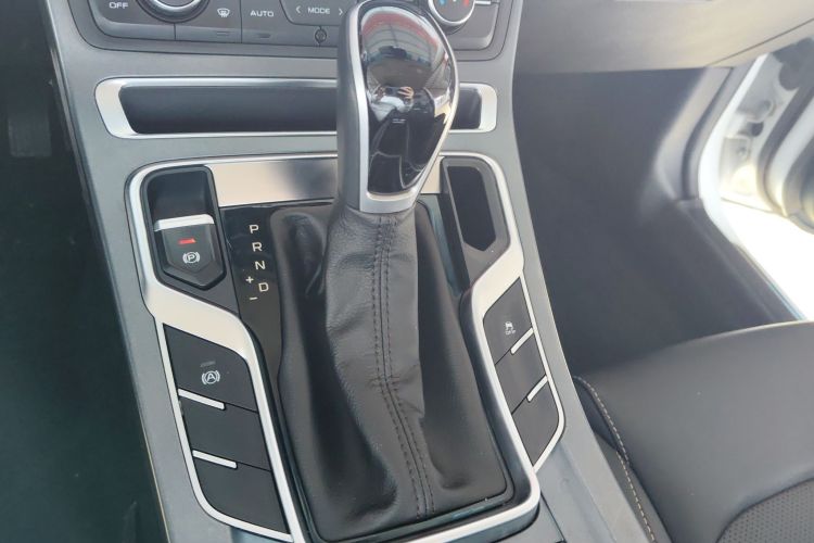 GEELY Emgrand 2019 #19 GEELY Emgrand 2019 car image #19