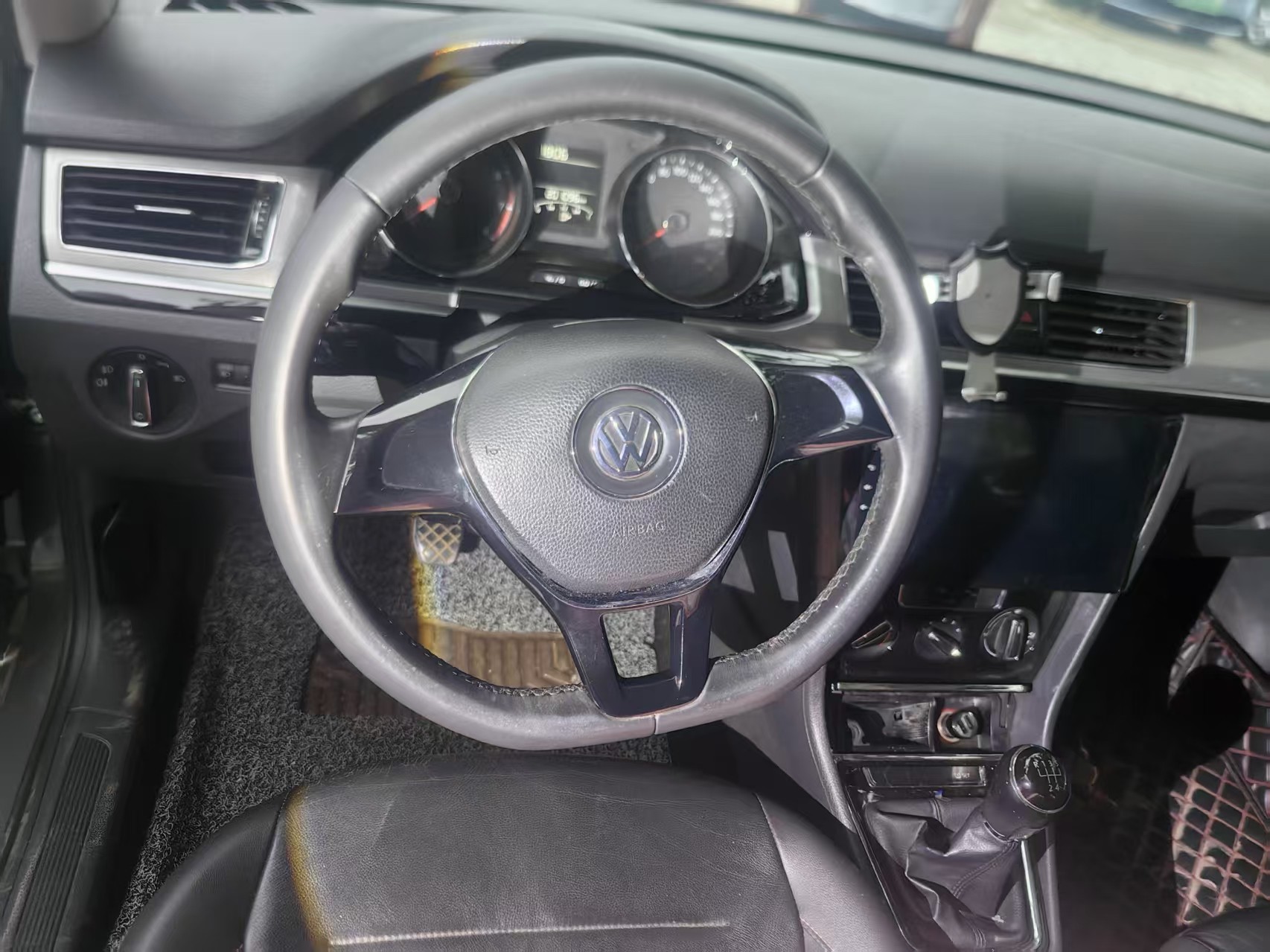 Volkswagen Bora 2017 car image #5