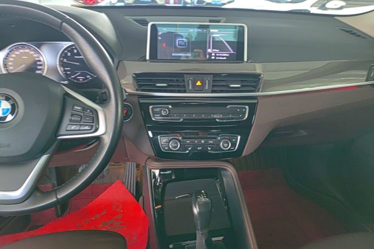 BMW X1 2019 #13 BMW X1 2019 car image #13
