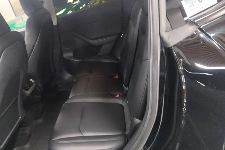 Tesla Model Y 2023 #17 Tesla Model Y 2023 car image #17