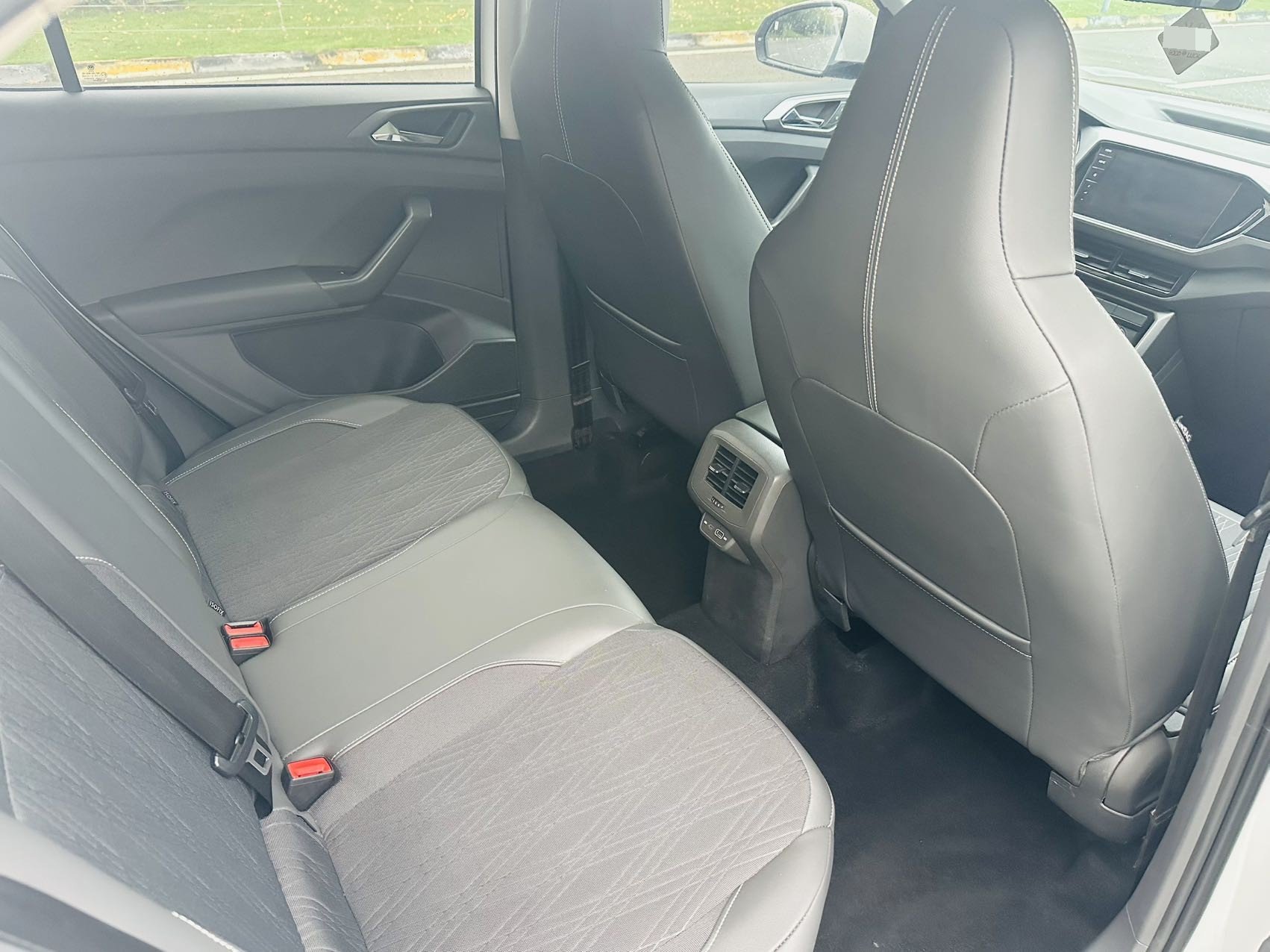 Volkswagen T-Cross 2024 car image #8