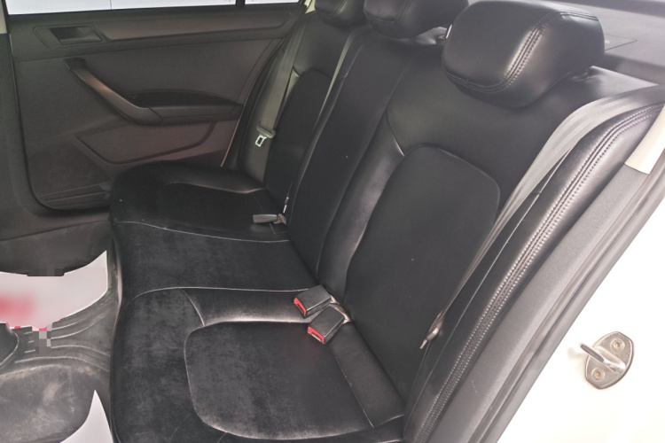 Volkswagen Santana 2018 car image #13