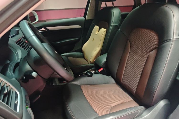 Audi Q3 2019 car image #15