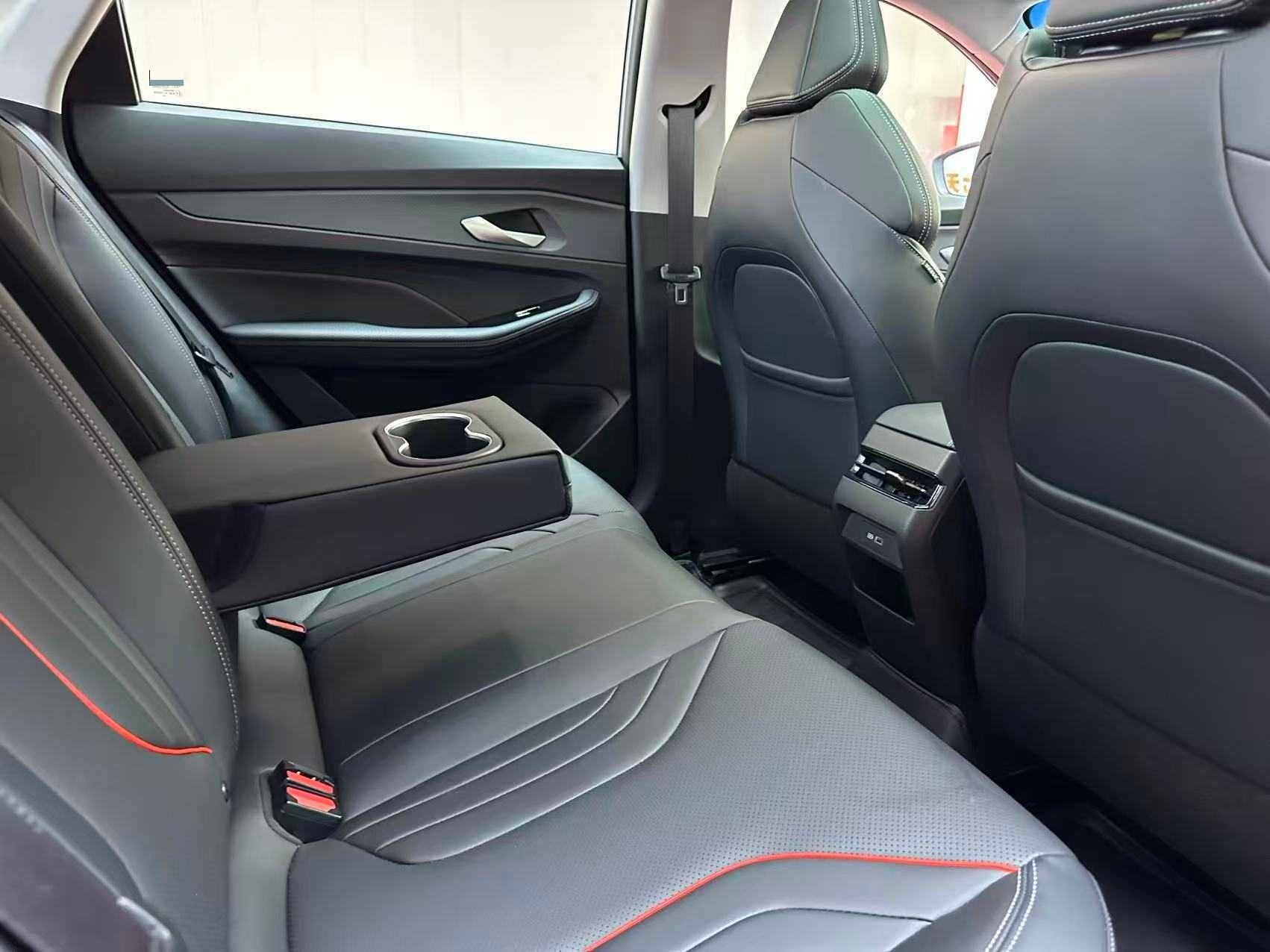 GEELY Binray 2026 #9 GEELY Binray 2026 immagine di auto #9