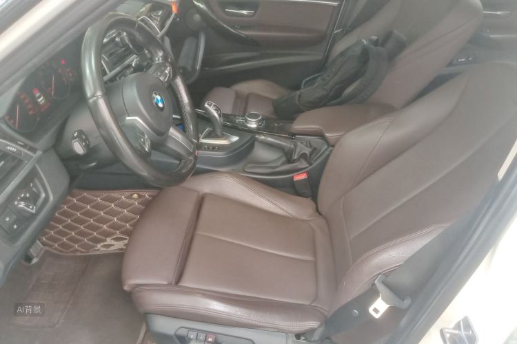 BMW 3 Series 2018 car image #17