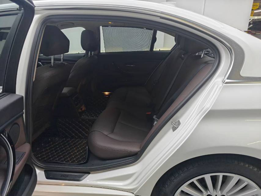 BMW 3 Series 2018 #9 BMW 3 Series 2018 car image #9