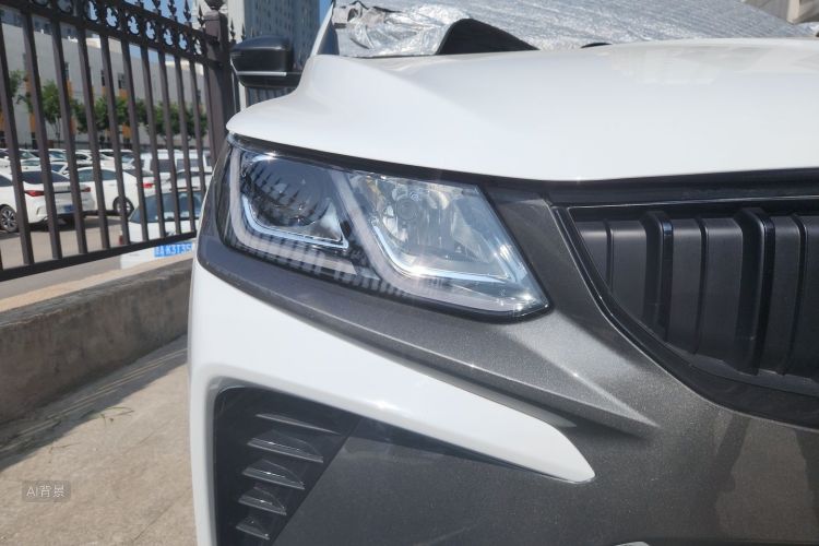 GEELY Coolray 2024 car image #8