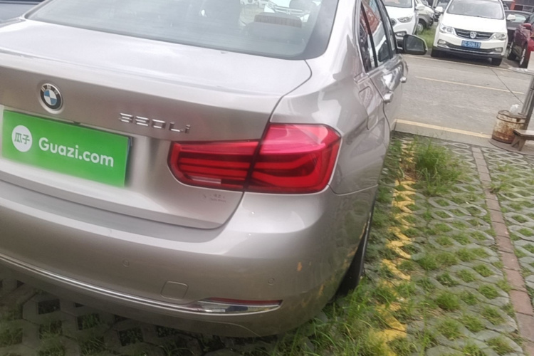 BMW 3 Series 2017 car image #8