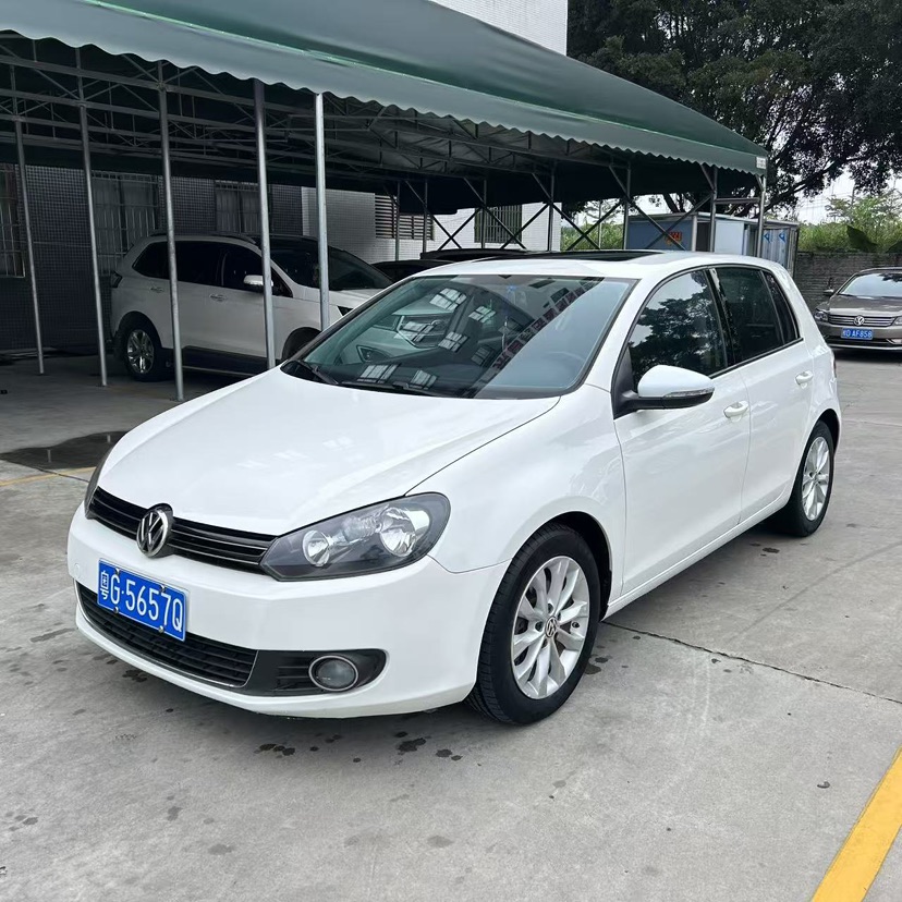 Volkswagen Golf 2014 Volkswagen Golf 2014 car image