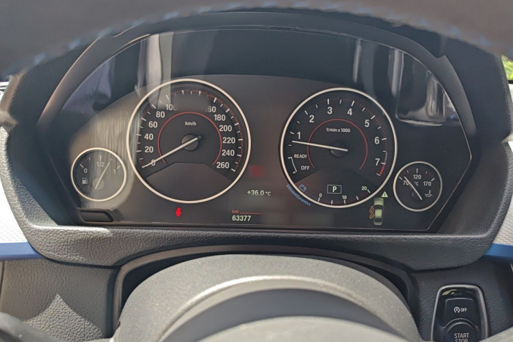 BMW 3 Series 2019 car image #16