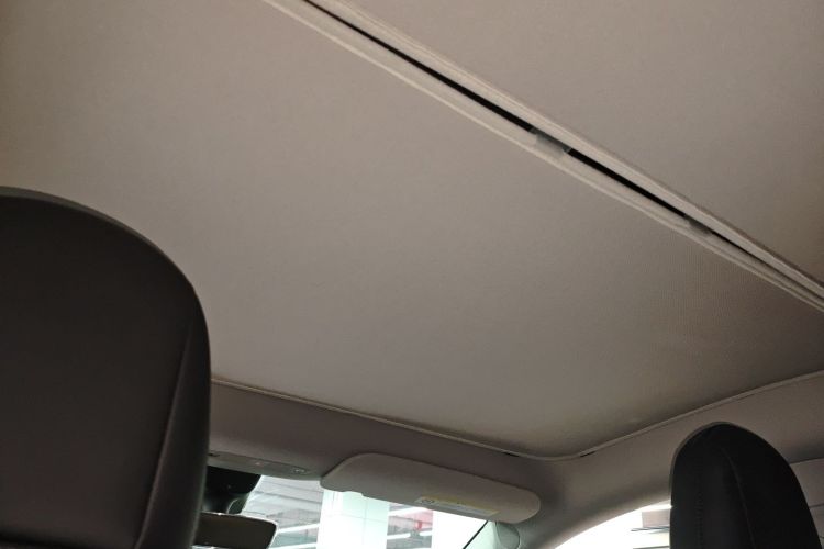 Tesla Model Y 2022 immagine di auto #18