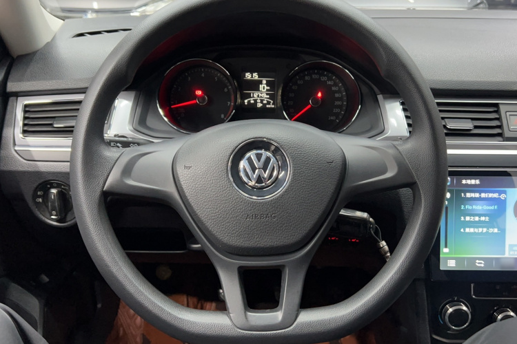 Volkswagen Bora 2019 #11 Volkswagen Bora 2019 car image #11