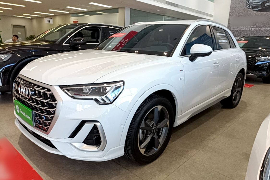 Audi Q3 2024 car image 