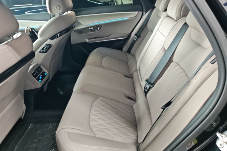 BYD Han 2025 car image #17