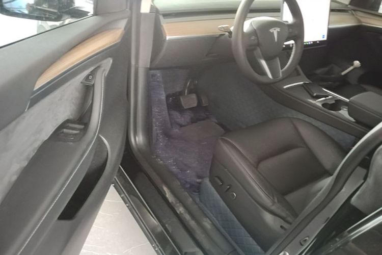 Tesla Model Y 2021 #16 Tesla Model Y 2021 car image #16