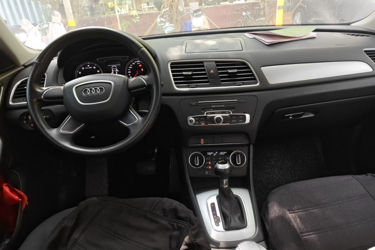 Audi Q3 2018 immagine di auto #7