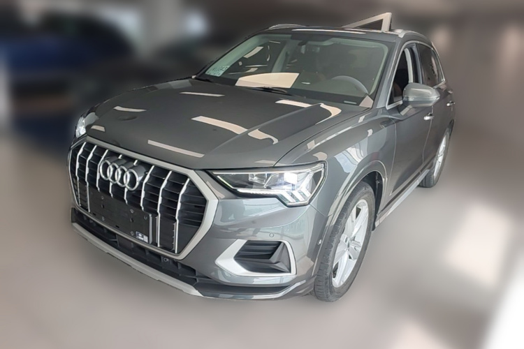 Audi Q3 2021 car image #2