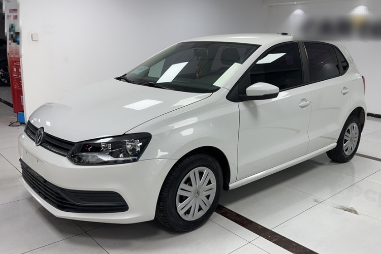 Volkswagen Polo 2018 car image #2
