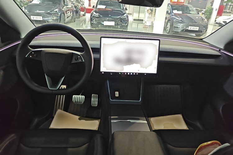 Tesla Model Y 2025 #10 Tesla Model Y 2025 immagine di auto #10