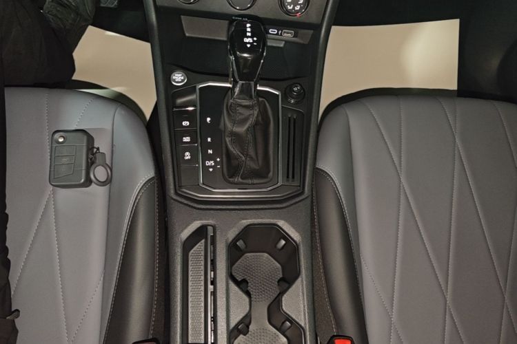 Volkswagen Lavida 2023 car image #17