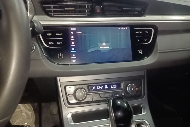 GEELY Emgrand 2019 #13 GEELY Emgrand 2019 car image #13